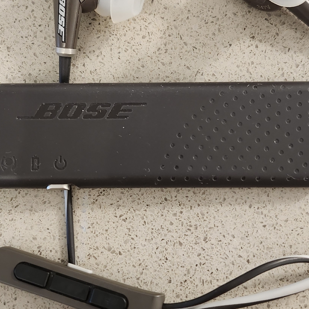 Bose Quiet Comfort Wired Noise Cancelling Earbuds with Case